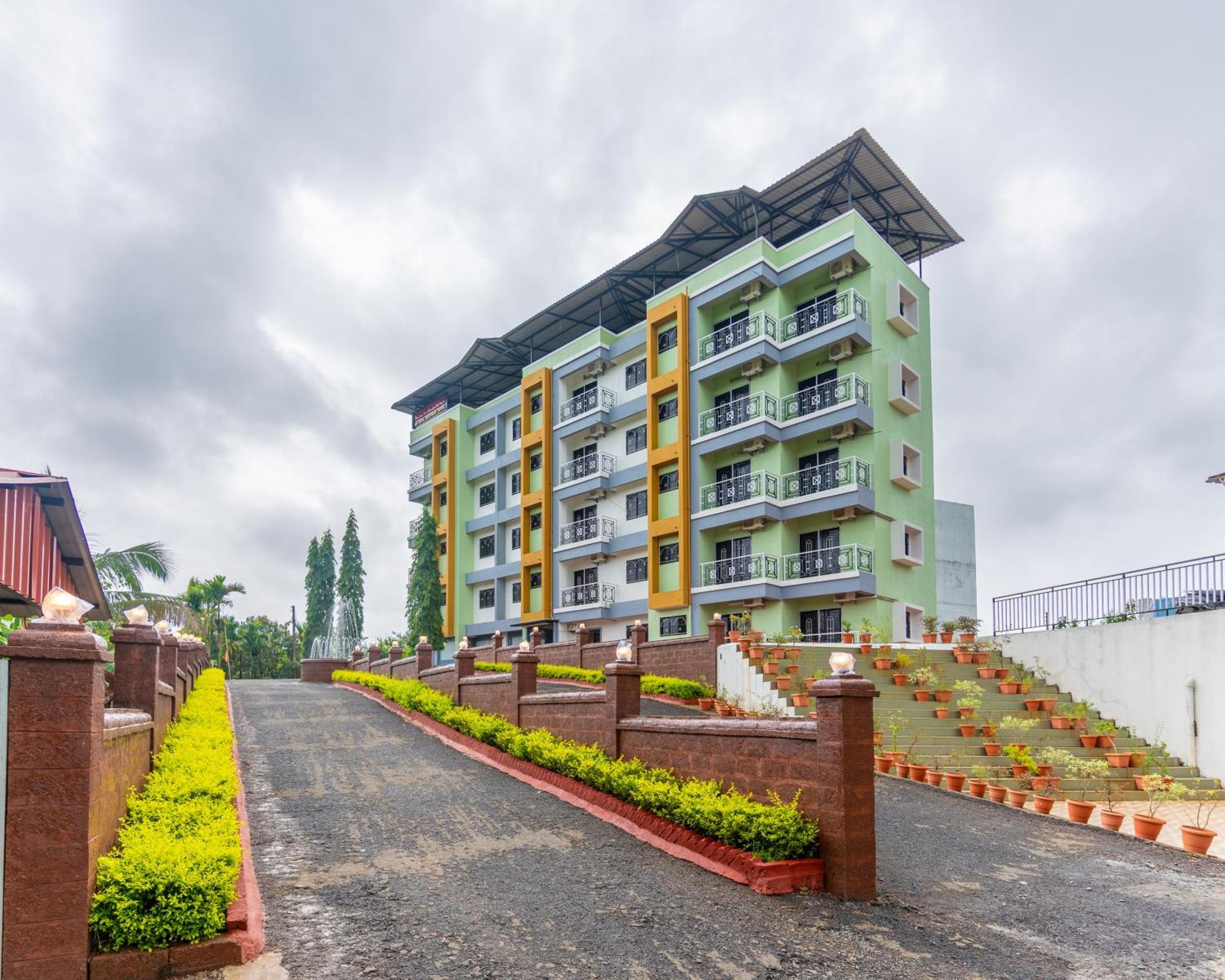 Treebo Green Village Resort - Goa Maneri  Ngoại thất bức ảnh